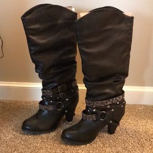 Venus tall black boots